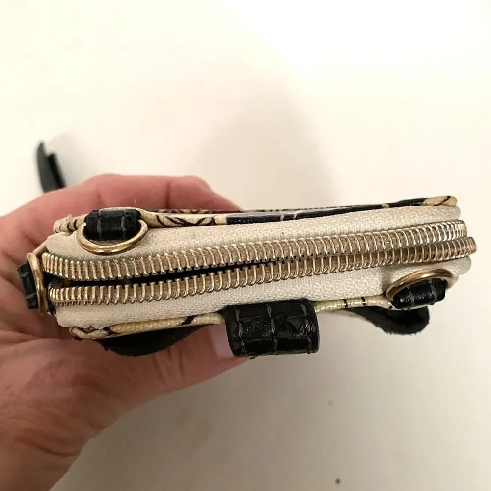 Vintage Sakroots Artist Collection Ivory Black Coated Fabric Zip Around Wallet